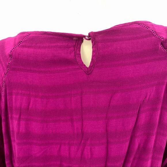 Torrid scoop neck Fuschia peasant top - Picture 3 of 7